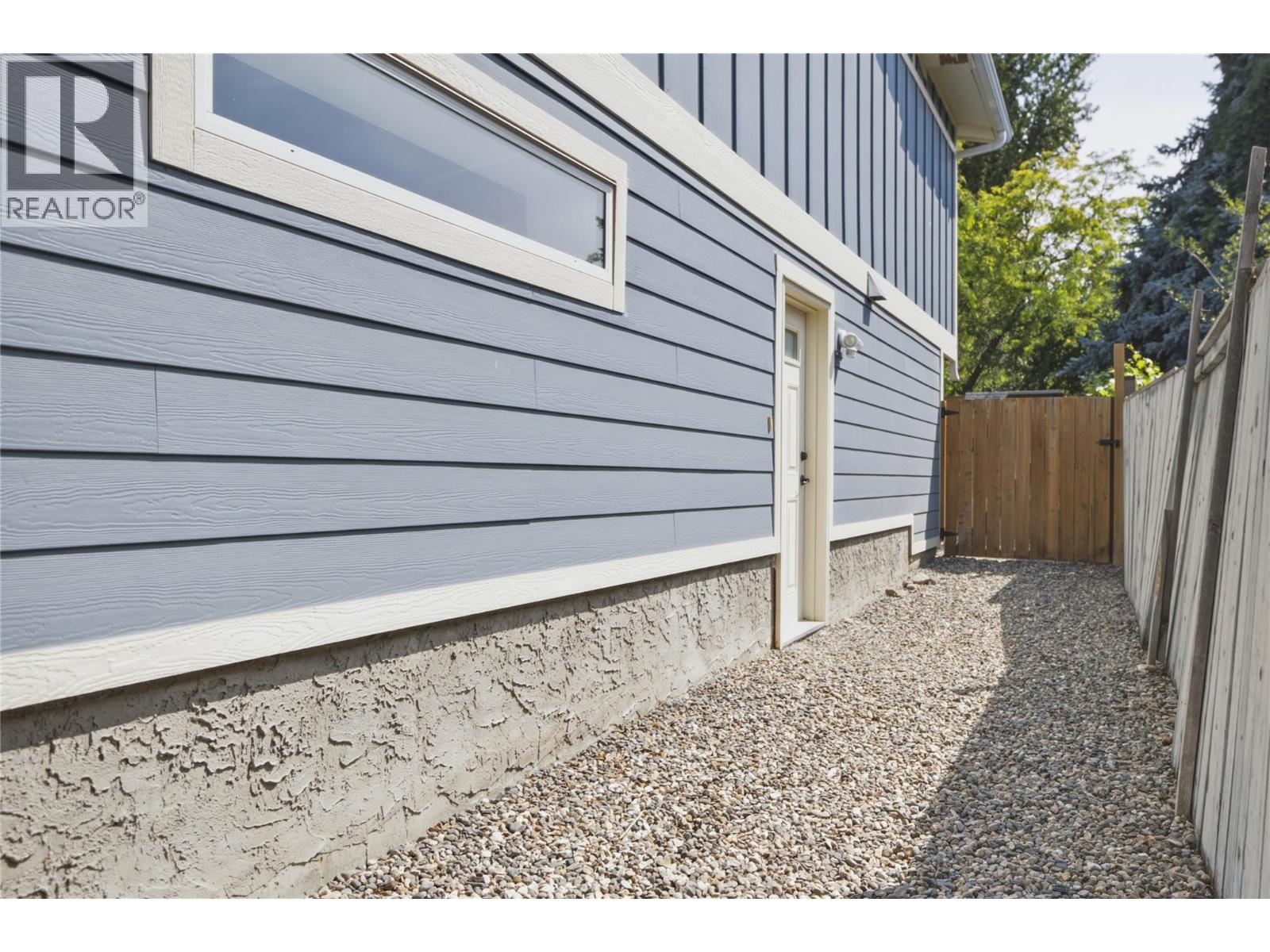 851 Hammer Avenue, Kelowna, British Columbia  V1W 2B7 - Photo 42 - 10403943