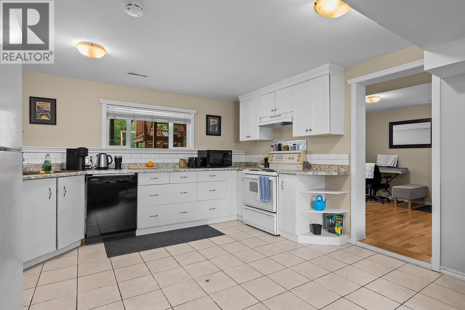 851 Hammer Avenue, Kelowna, British Columbia  V1W 2B7 - Photo 46 - 10403943