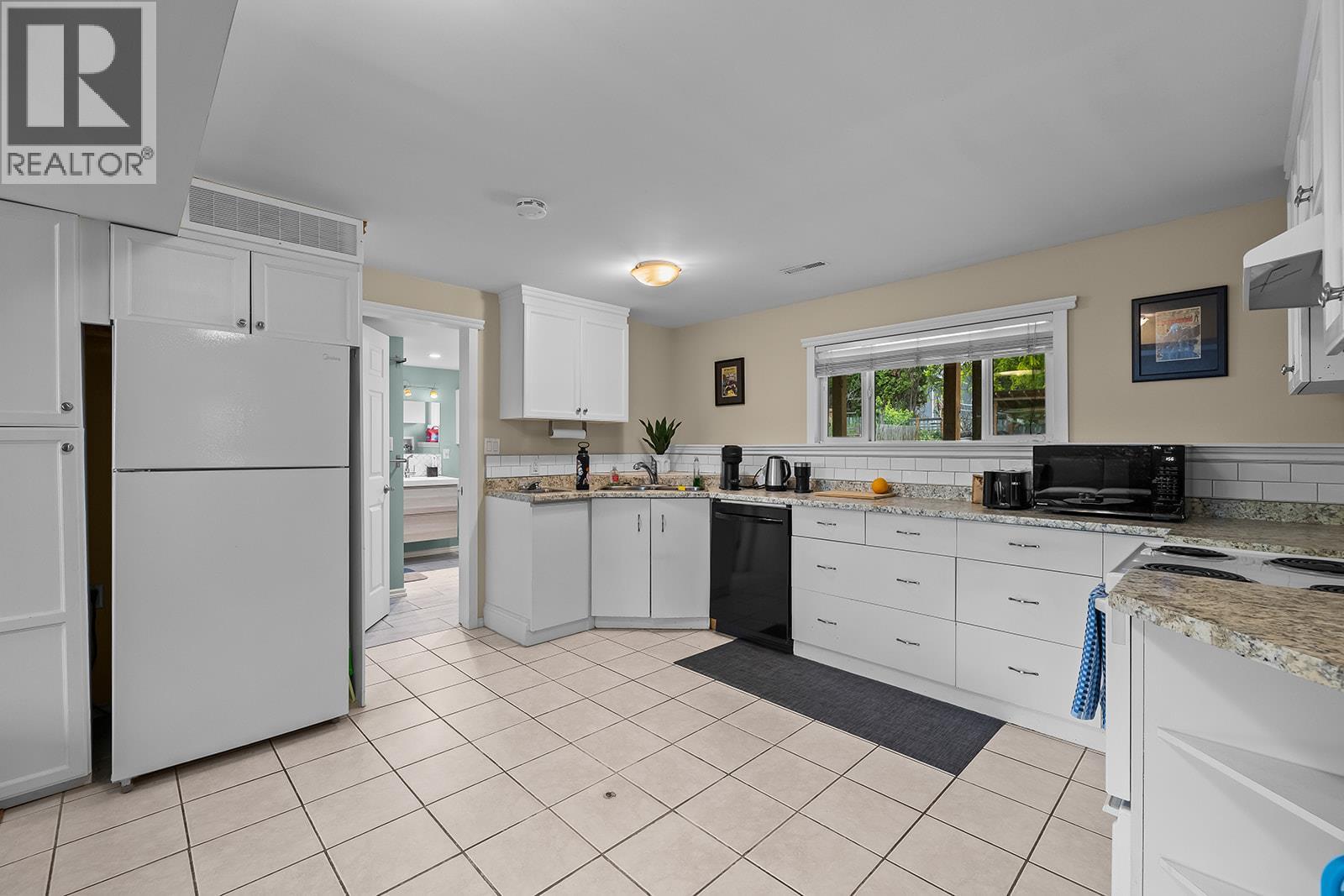 851 Hammer Avenue, Kelowna, British Columbia  V1W 2B7 - Photo 47 - 10403943