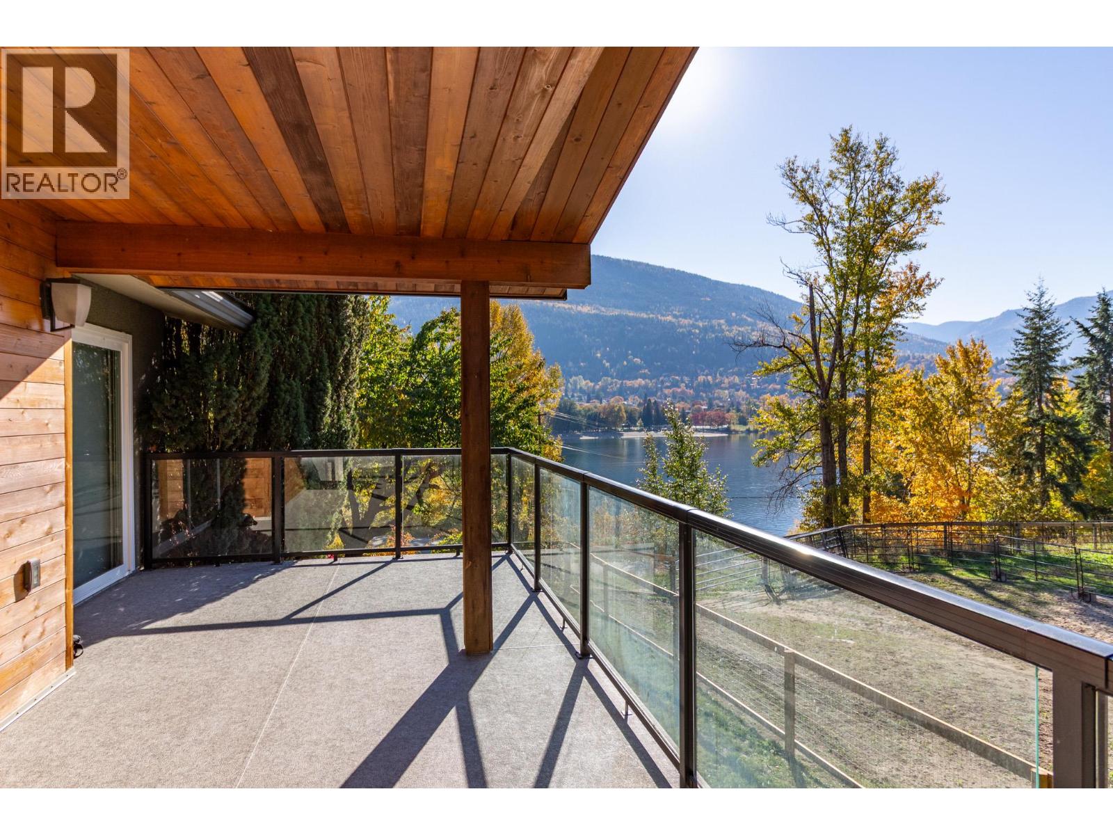 633 Jorgensen Road, Nelson, British Columbia  V1L 5P4 - Photo 1 - 10404154