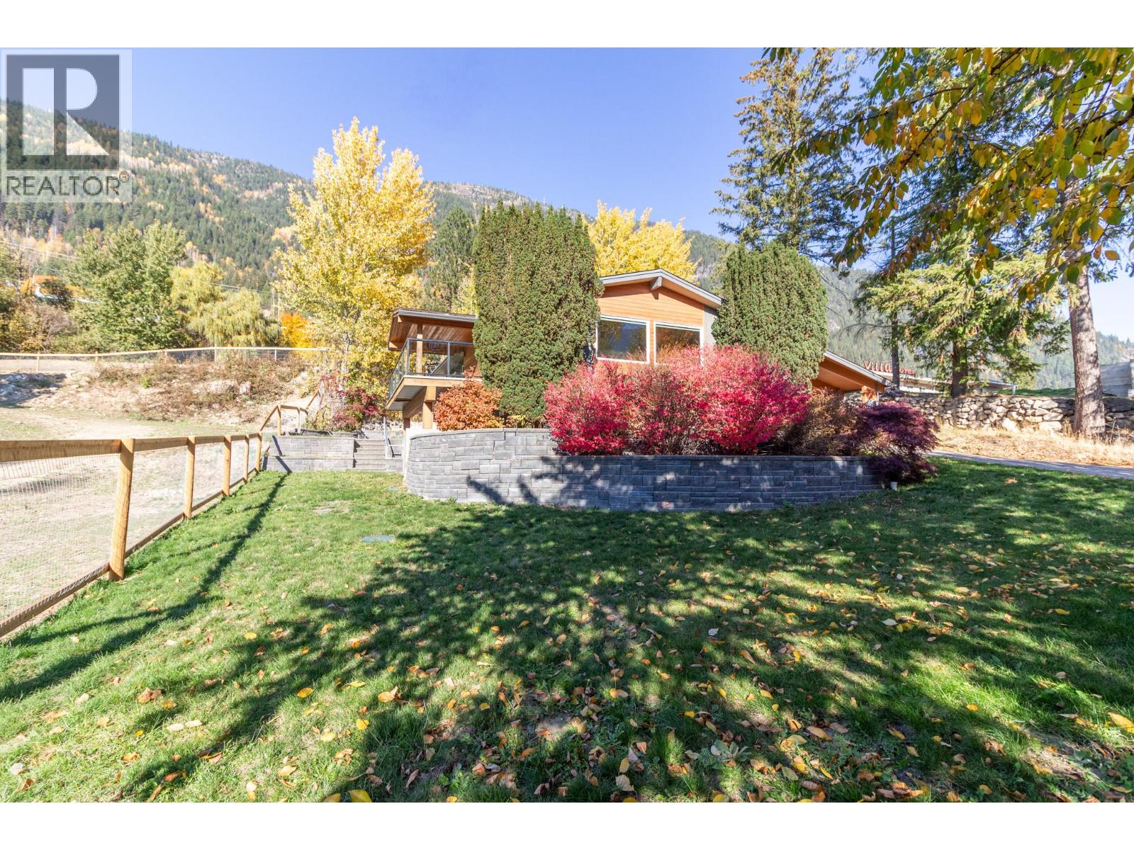 633 Jorgensen Road, Nelson, British Columbia  V1L 5P4 - Photo 3 - 10404154