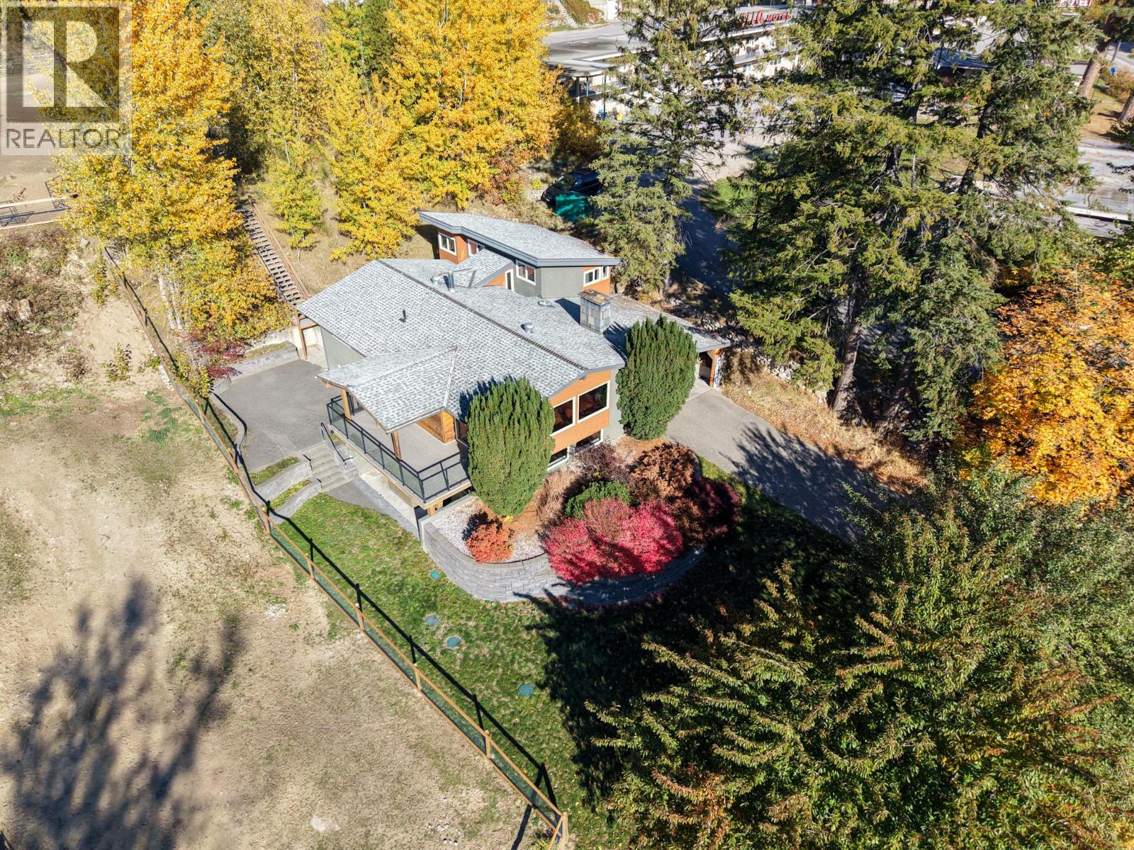 633 Jorgensen Road, Nelson, British Columbia  V1L 5P4 - Photo 5 - 10404154