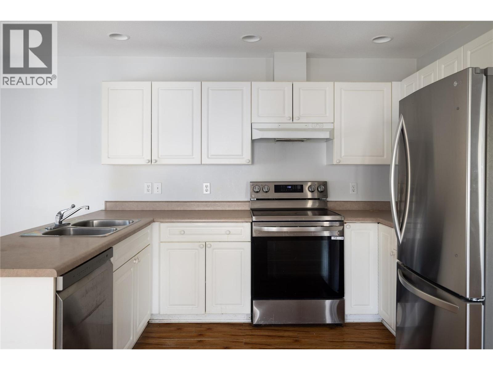 415 Klassen Road, Kelowna, British Columbia  V1X 7P2 - Photo 14 - 10404035