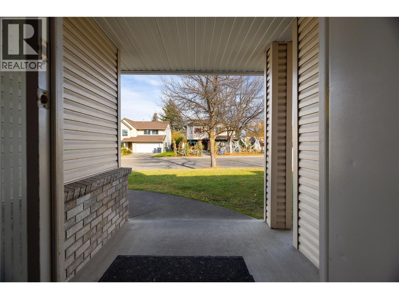 415 Klassen Road, Kelowna, British Columbia  V1X 7P2 - Photo 5 - 10404035
