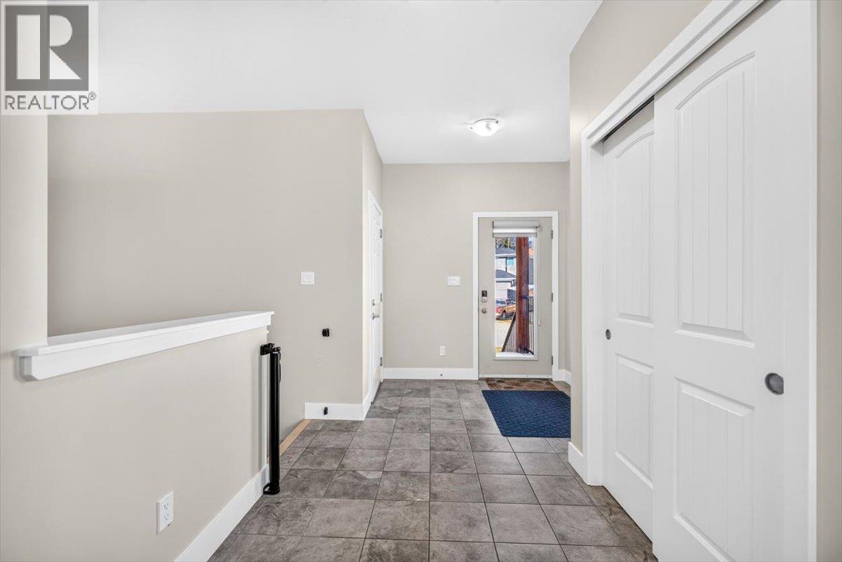 1308 Cherrywood Boulevard, Sparwood, British Columbia  V0B 2G2 - Photo 3 - 10403573