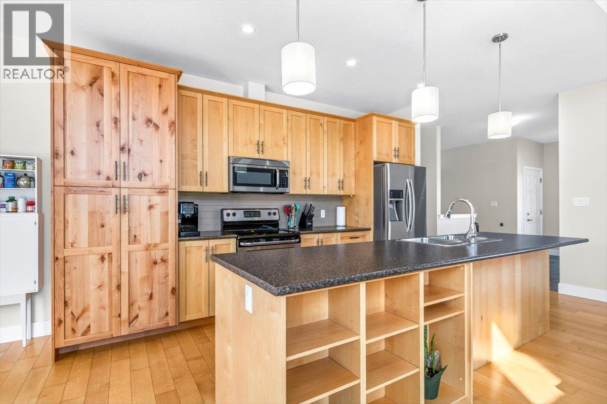 1308 Cherrywood Boulevard, Sparwood, British Columbia  V0B 2G2 - Photo 6 - 10403573