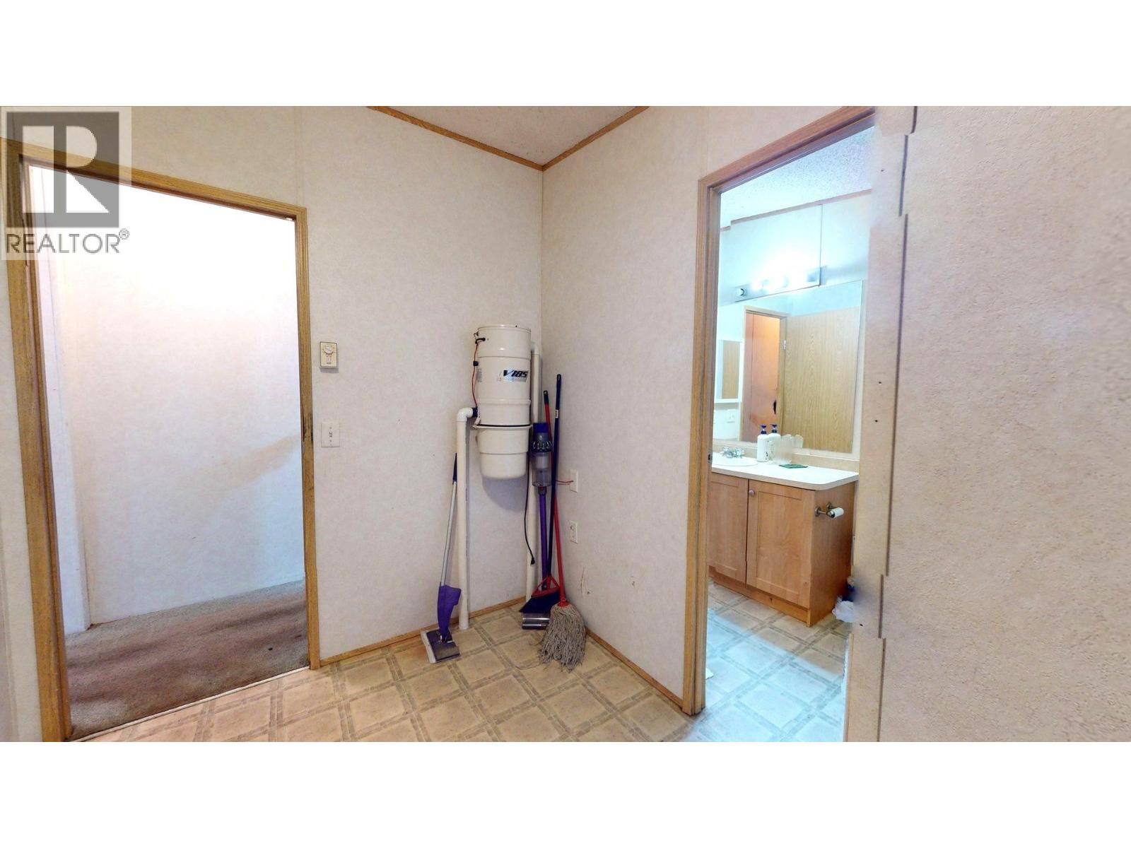 12 Cassiar Drive, Elkford, British Columbia  V0B 1H0 - Photo 15 - 10404161