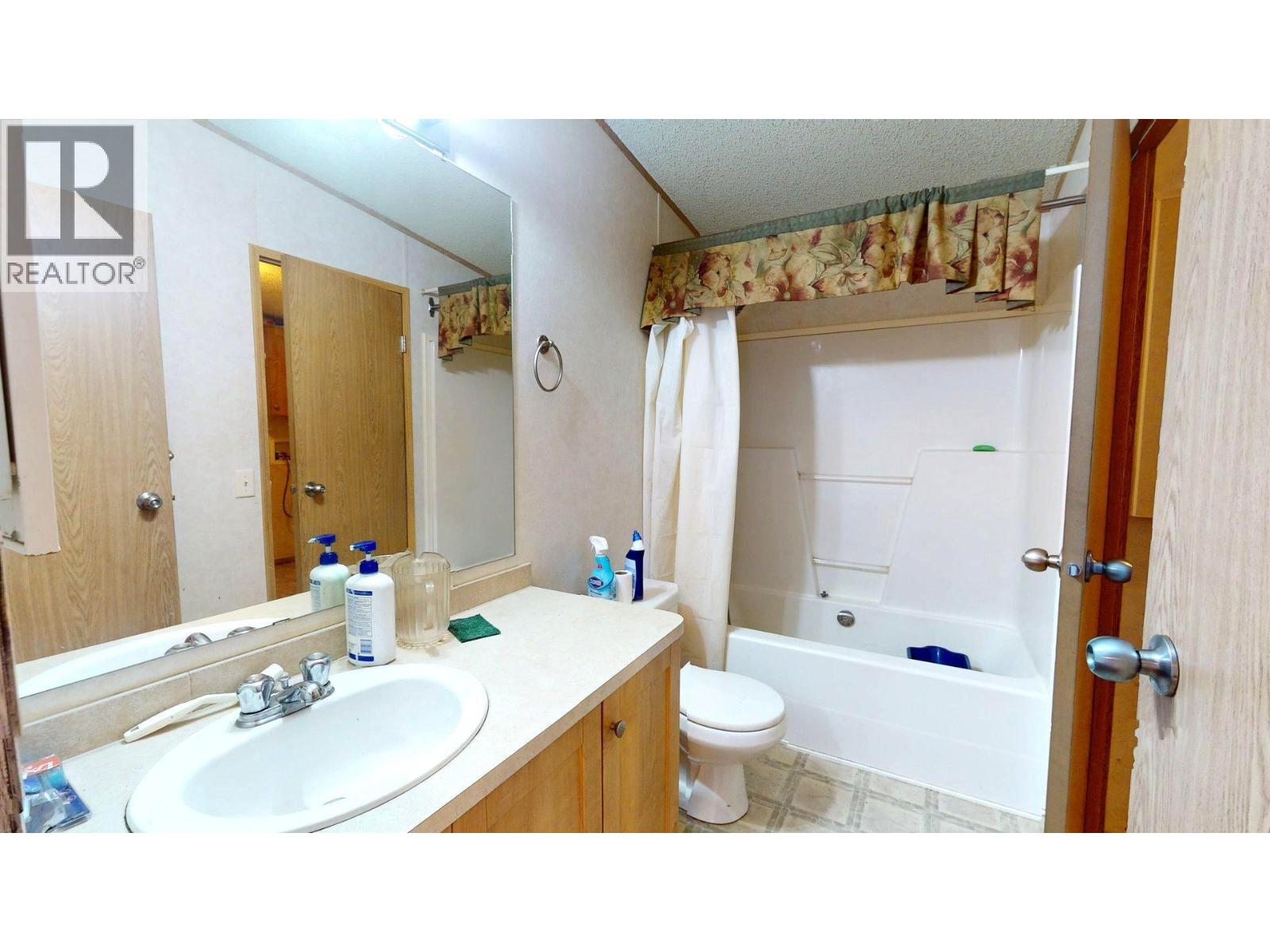 12 Cassiar Drive, Elkford, British Columbia  V0B 1H0 - Photo 16 - 10404161