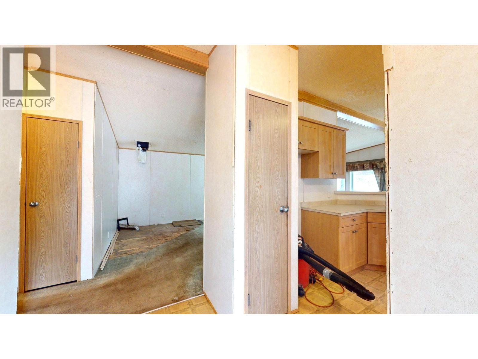 12 Cassiar Drive, Elkford, British Columbia  V0B 1H0 - Photo 2 - 10404161