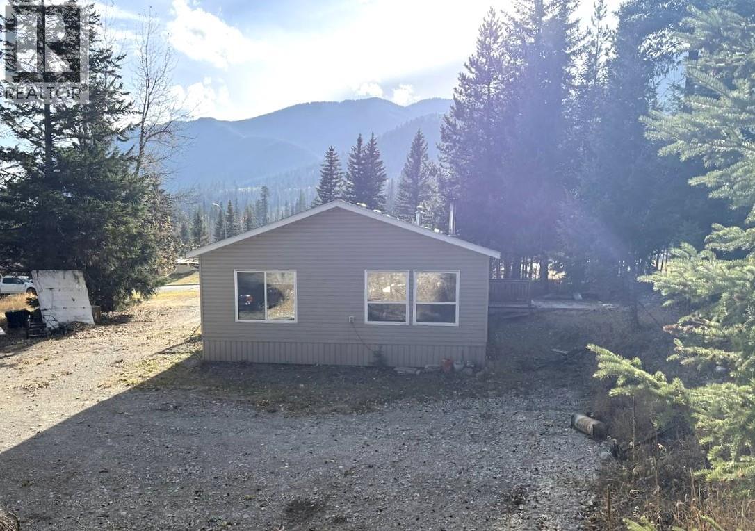 12 Cassiar Drive, Elkford, British Columbia  V0B 1H0 - Photo 29 - 10404161