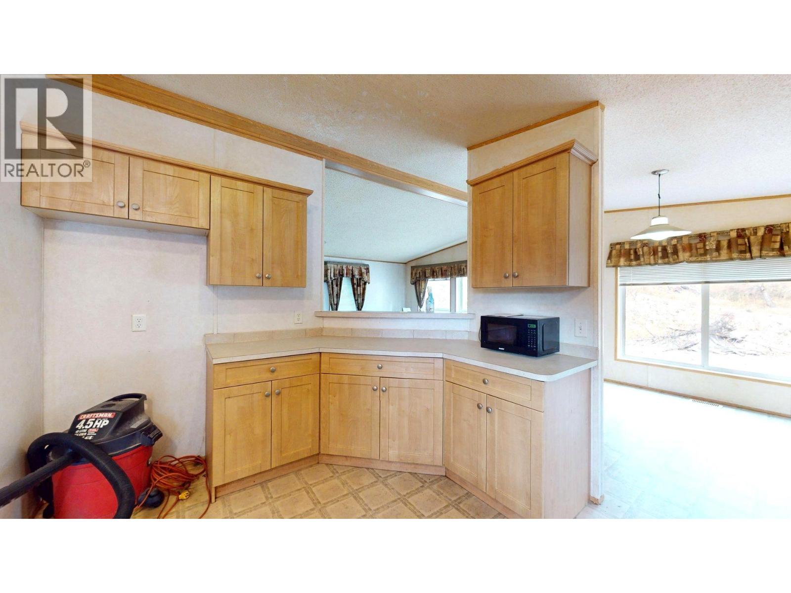 12 Cassiar Drive, Elkford, British Columbia  V0B 1H0 - Photo 4 - 10404161