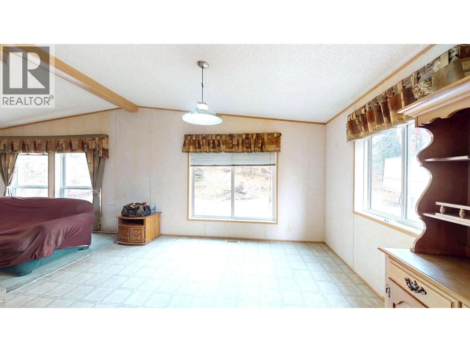 12 Cassiar Drive, Elkford, British Columbia  V0B 1H0 - Photo 7 - 10404161
