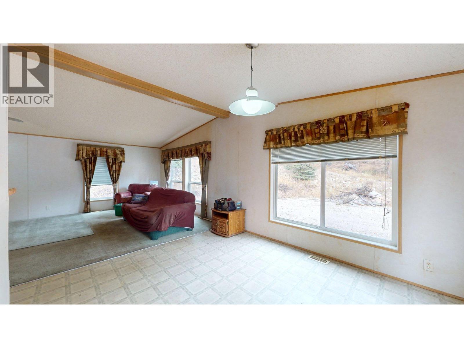 12 Cassiar Drive, Elkford, British Columbia  V0B 1H0 - Photo 8 - 10404161