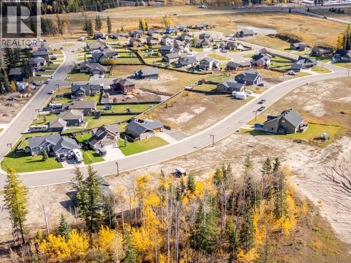 2016 Golden Eagle Drive, Sparwood, British Columbia  V0B 2G2 - Photo 1 - 10404097