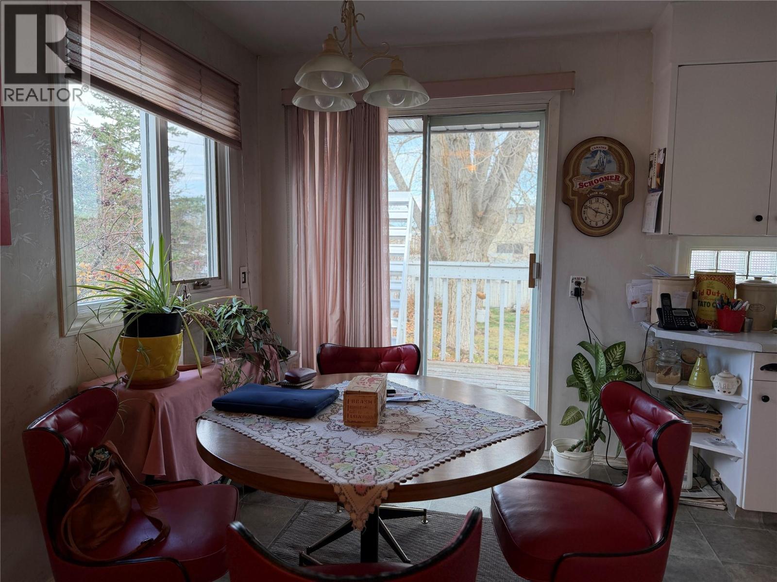 932 111 Avenue, Dawson Creek, British Columbia  V1G 2X3 - Photo 9 - 10404201