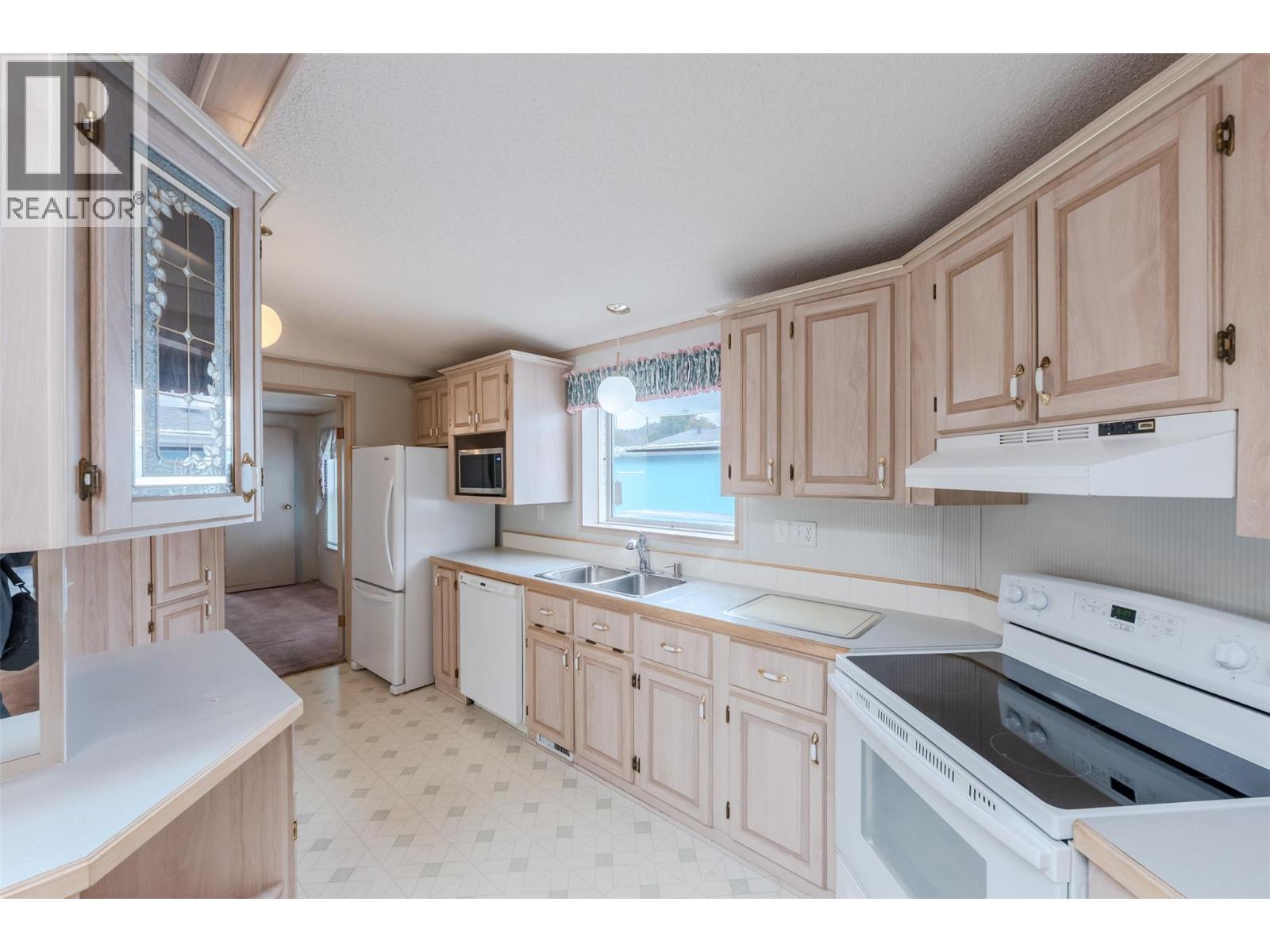 6778 Tucelnuit Drive Unit# 36, Oliver, British Columbia  V0H 1T0 - Photo 11 - 10404149