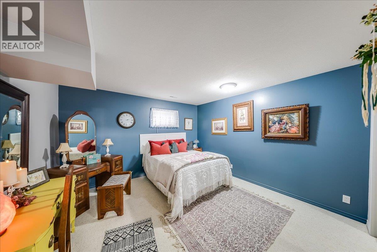810 10th Avenue, Montrose, British Columbia  V0G 1P0 - Photo 28 - 10404016