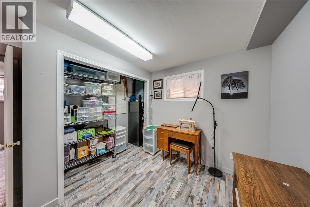 810 10th Avenue, Montrose, British Columbia  V0G 1P0 - Photo 34 - 10404016