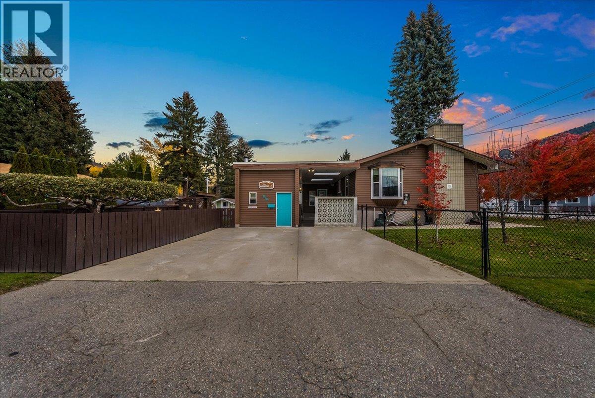 810 10th Avenue, Montrose, British Columbia  V0G 1P0 - Photo 47 - 10404016