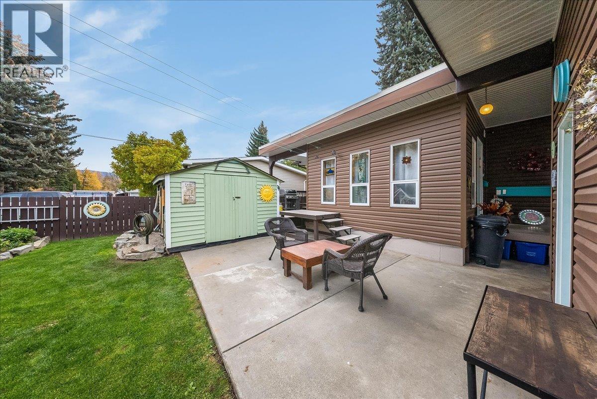 810 10th Avenue, Montrose, British Columbia  V0G 1P0 - Photo 48 - 10404016