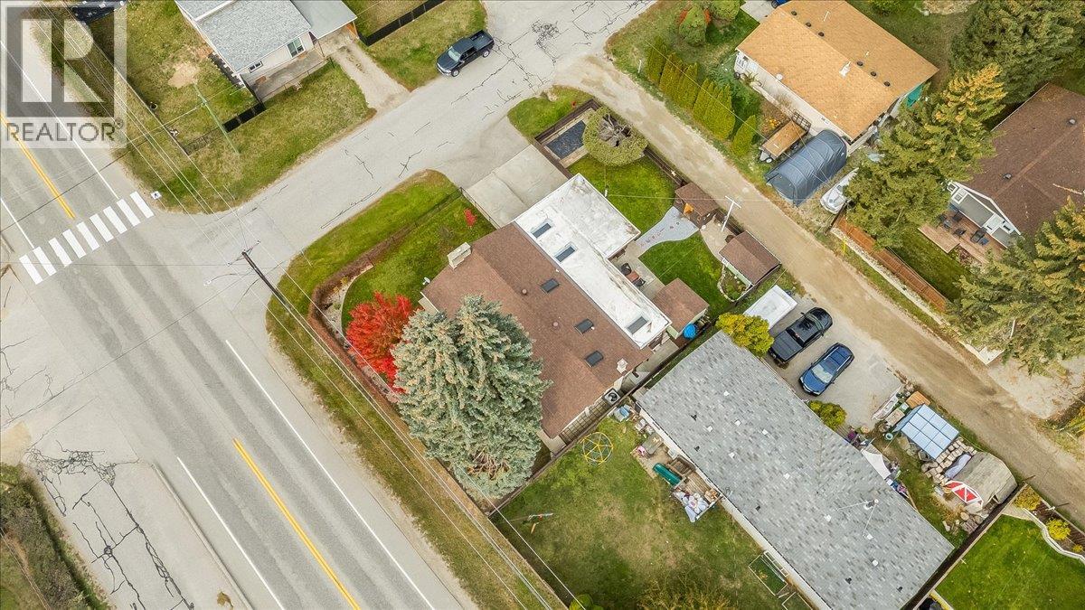810 10th Avenue, Montrose, British Columbia  V0G 1P0 - Photo 58 - 10404016