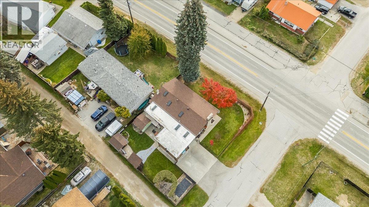 810 10th Avenue, Montrose, British Columbia  V0G 1P0 - Photo 59 - 10404016