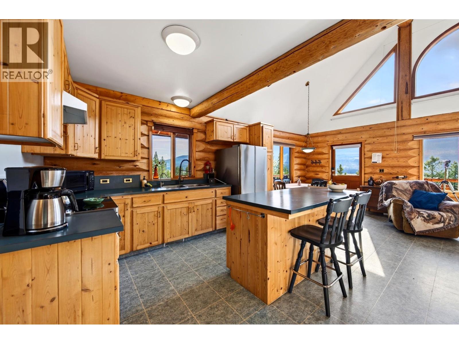 2405 95 Highway, Golden, British Columbia  V0A 1H0 - Photo 32 - 10403910