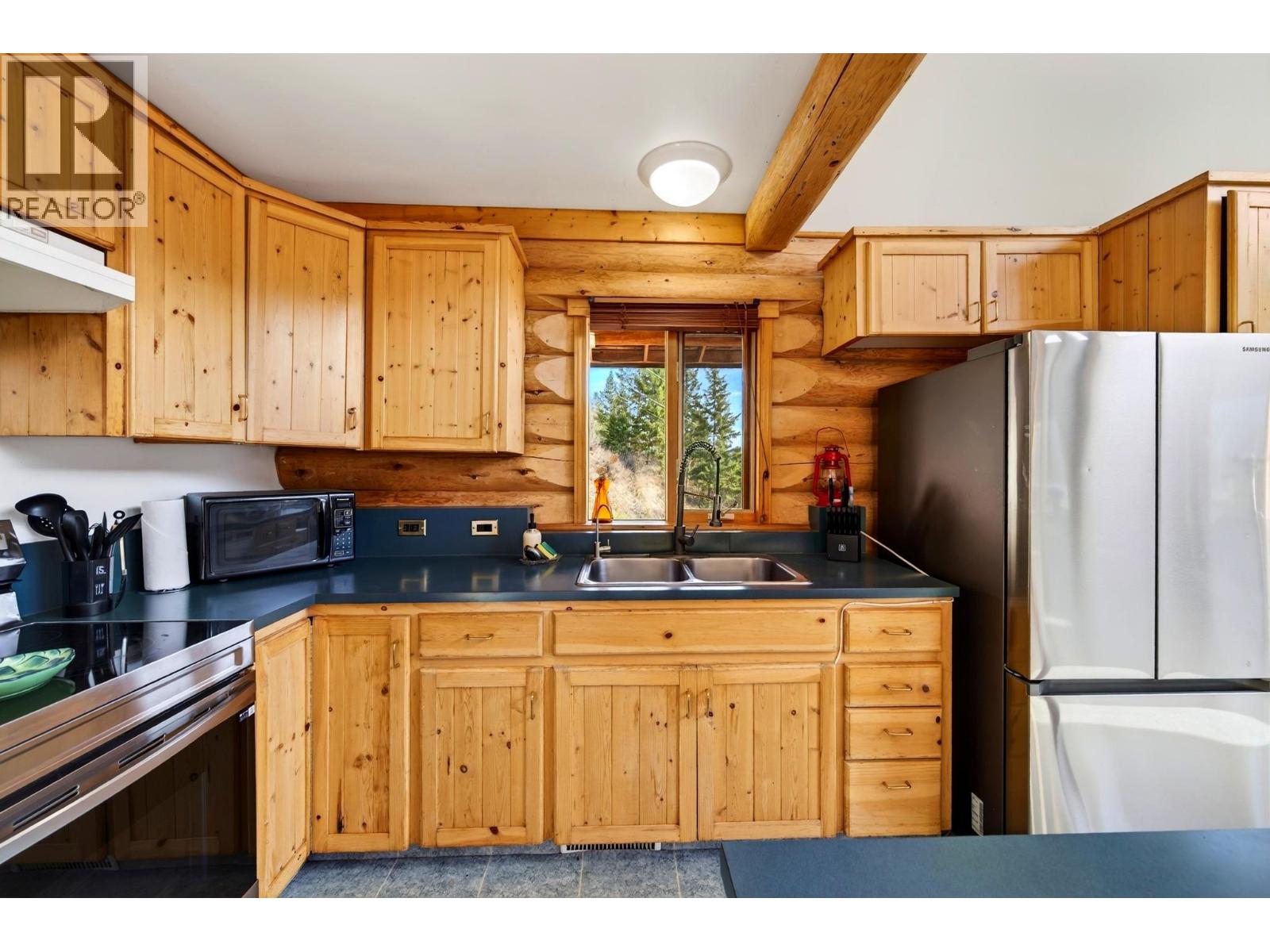2405 95 Highway, Golden, British Columbia  V0A 1H0 - Photo 34 - 10403910