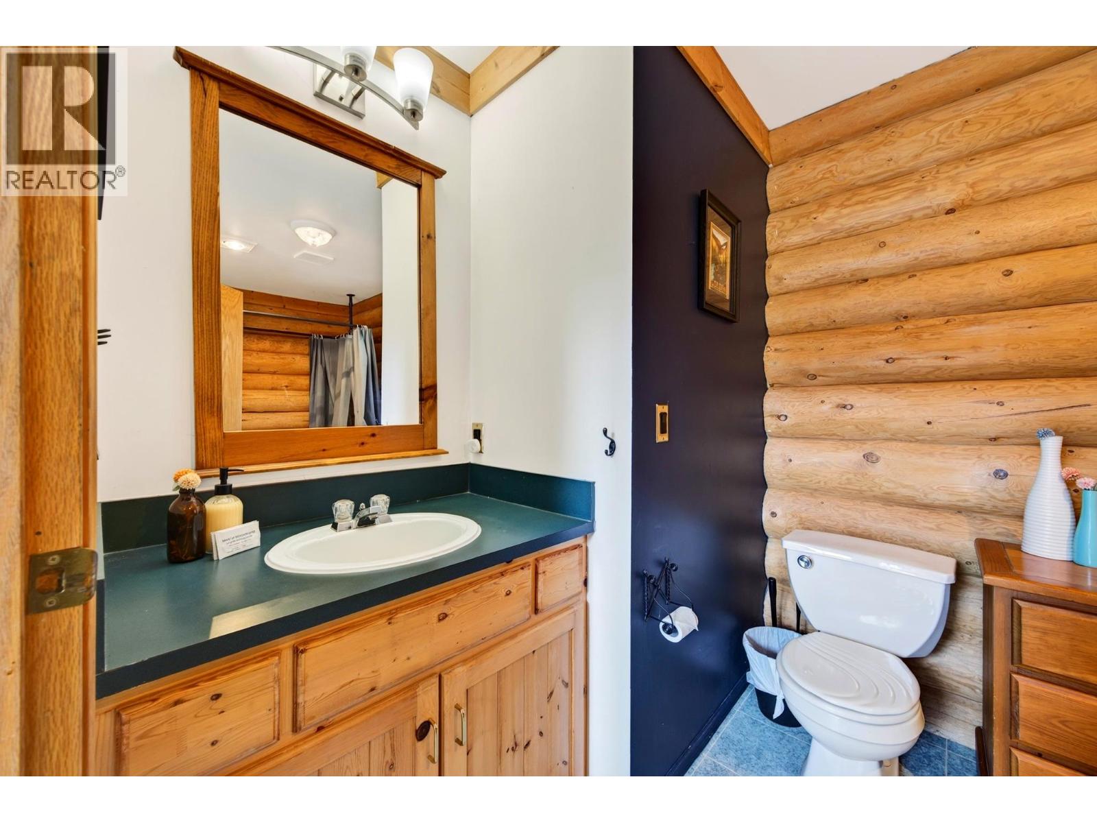 2405 95 Highway, Golden, British Columbia  V0A 1H0 - Photo 37 - 10403910