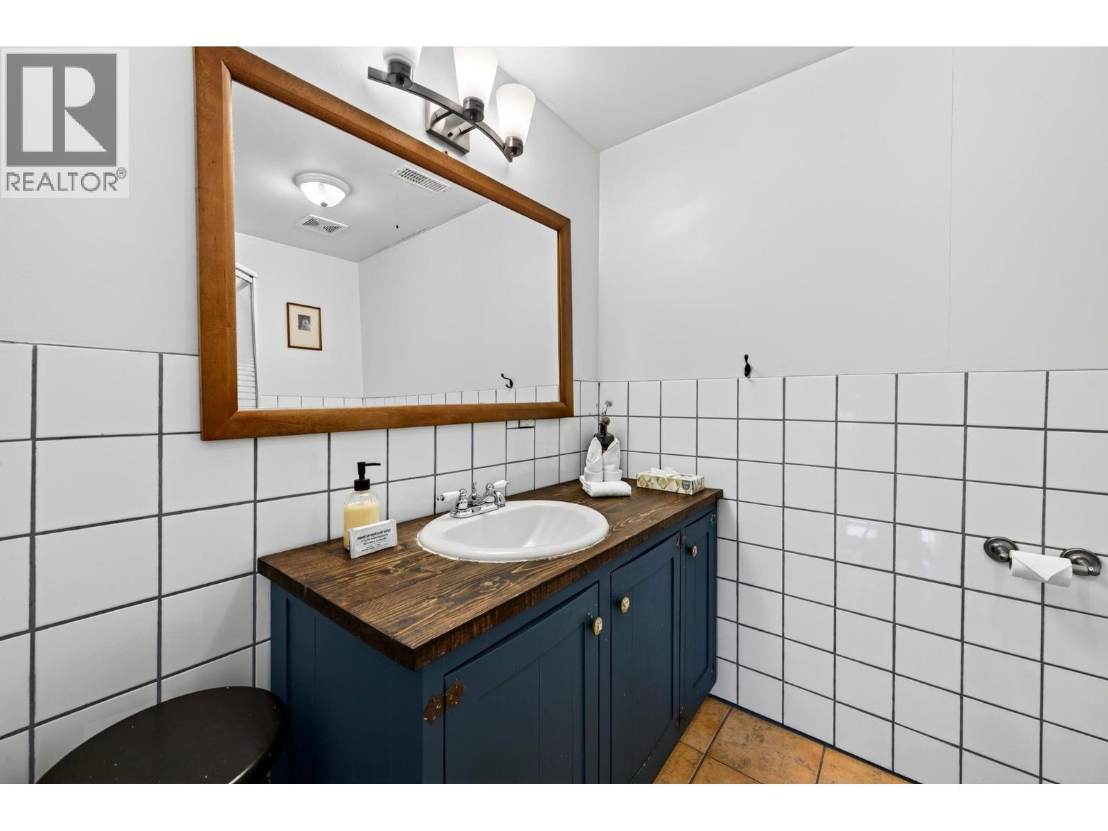 2405 95 Highway, Golden, British Columbia  V0A 1H0 - Photo 52 - 10403910