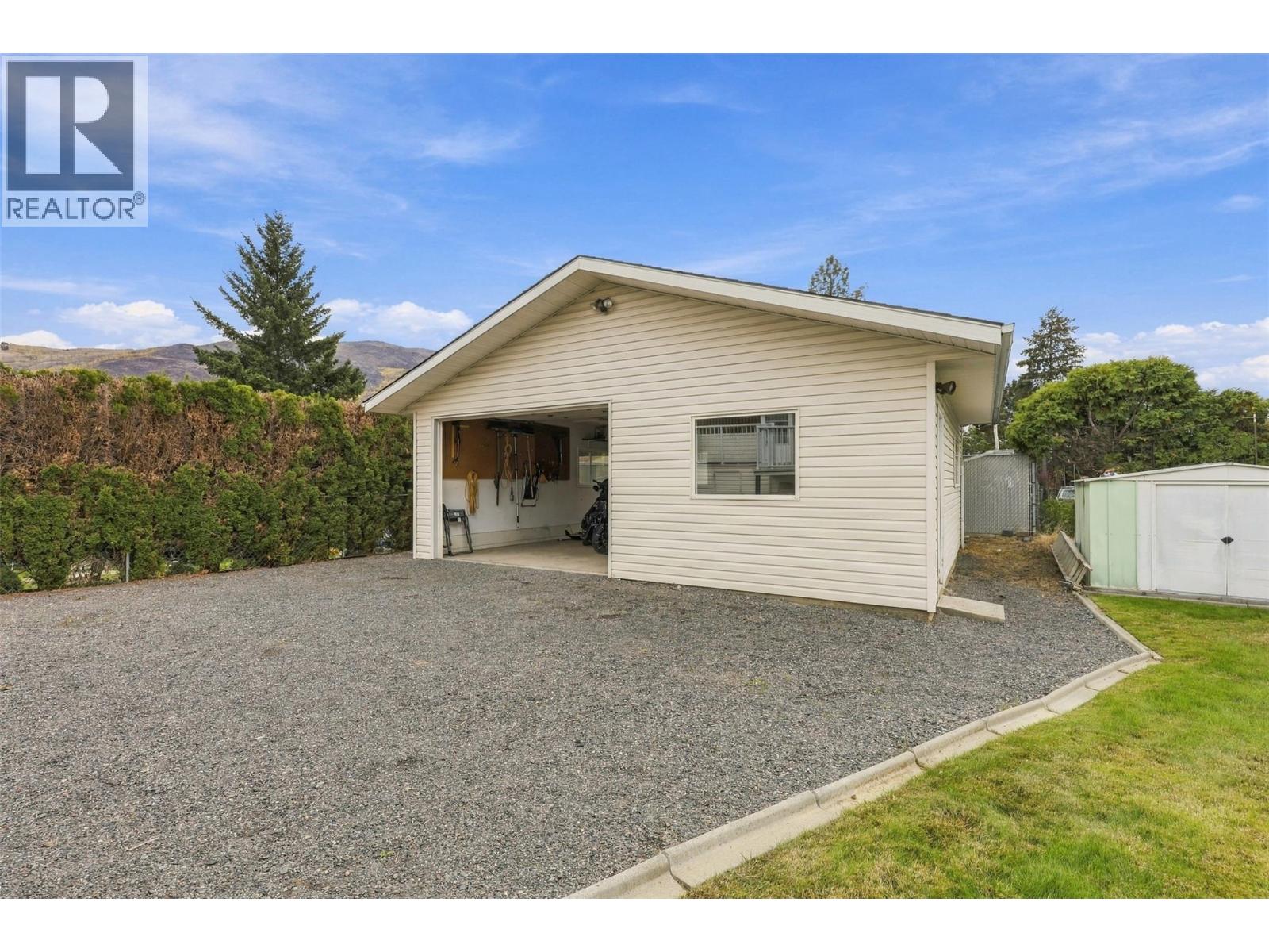 851 Sumac Place, Kamloops, British Columbia  V2B 6R4 - Photo 30 - 10404101