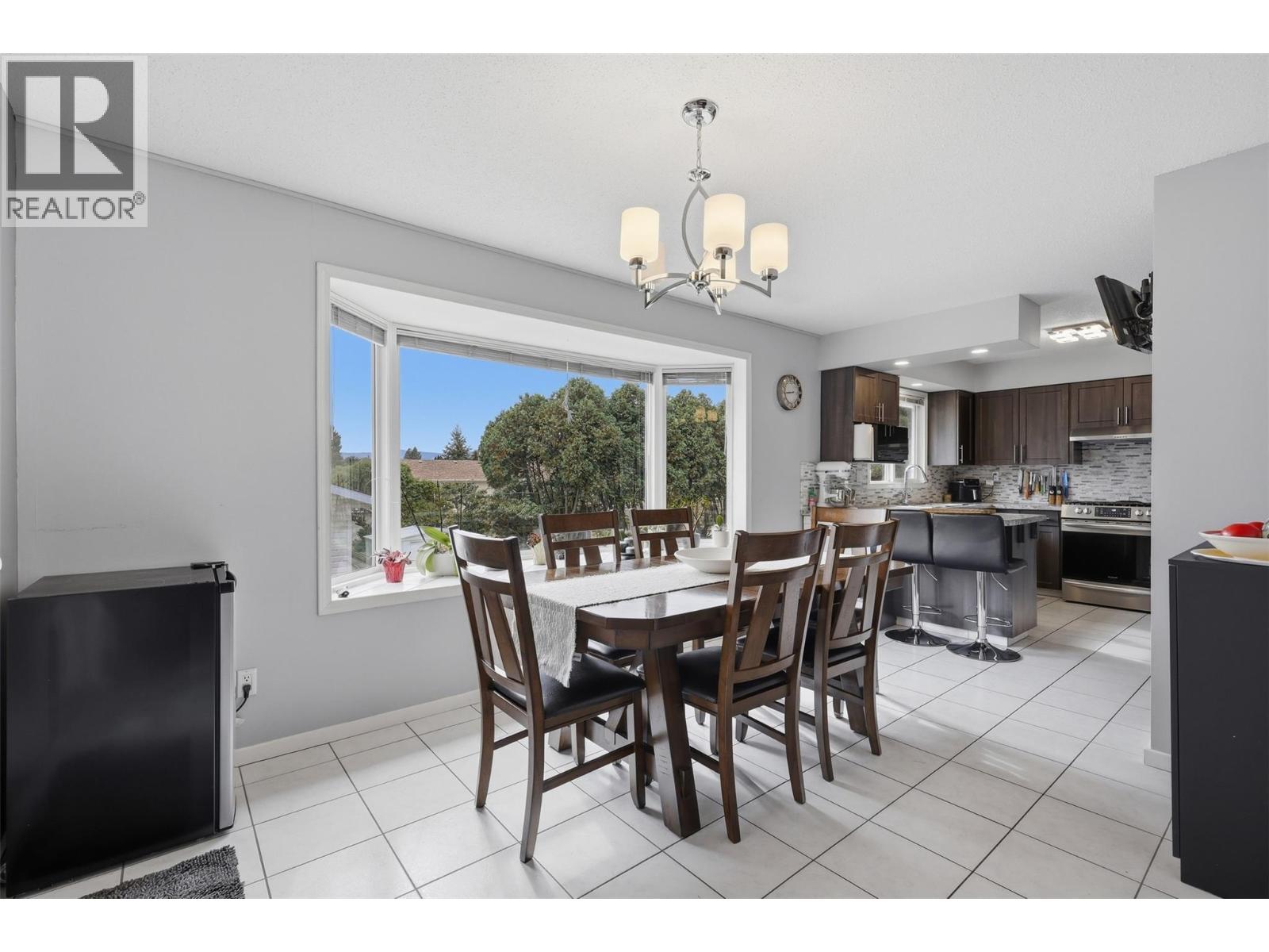851 Sumac Place, Kamloops, British Columbia  V2B 6R4 - Photo 9 - 10404101