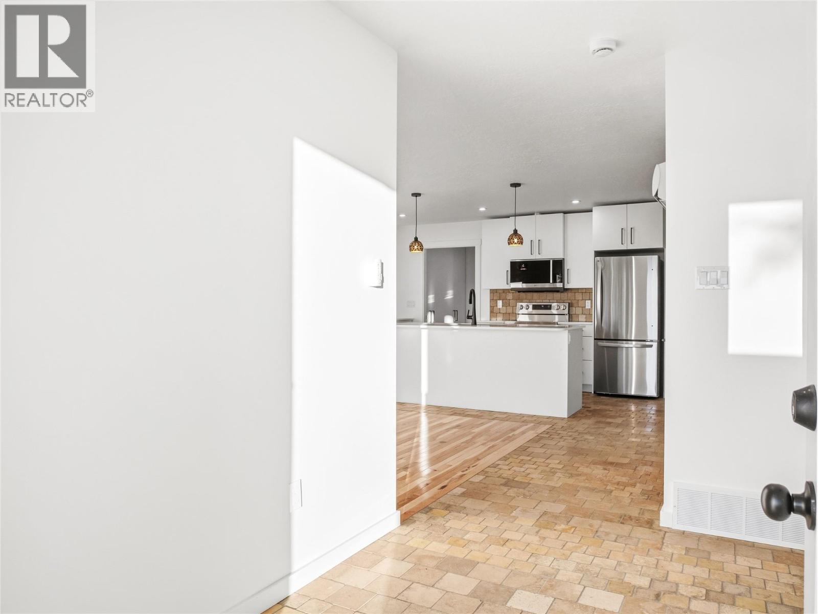 9204 8 Street, Dawson Creek, British Columbia  V1G 3N6 - Photo 11 - 10404220