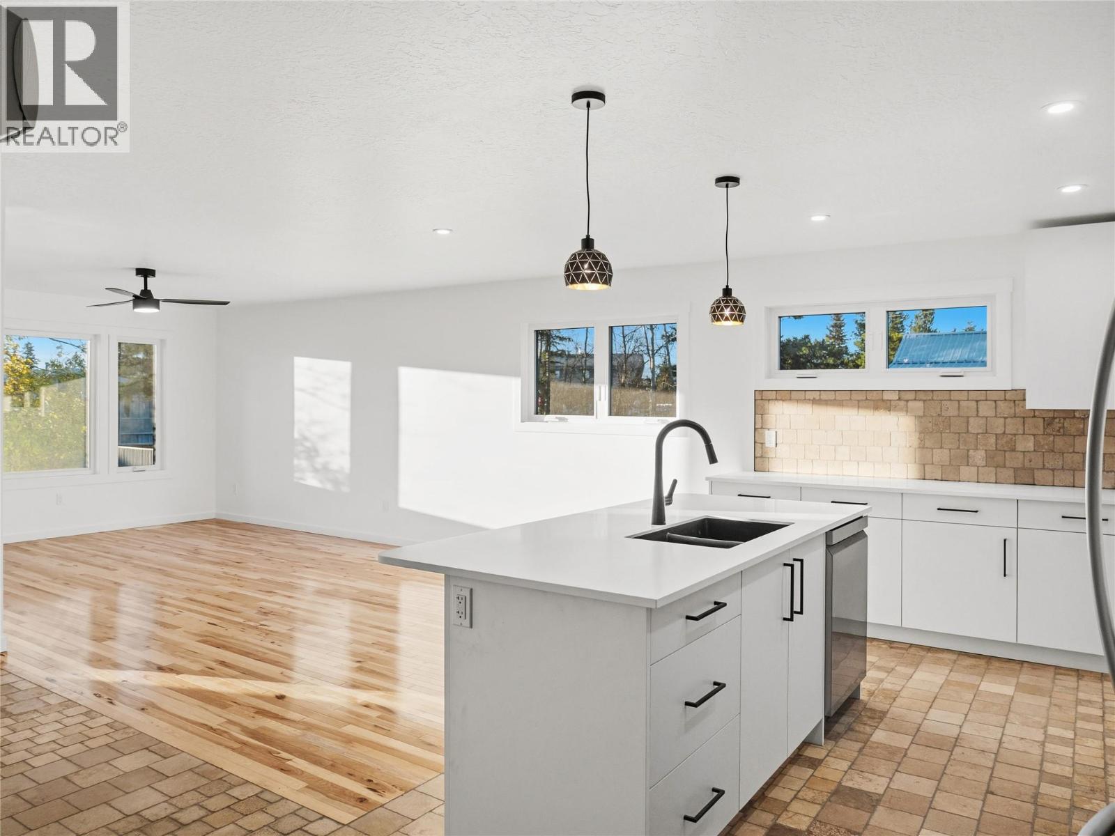 9204 8 Street, Dawson Creek, British Columbia  V1G 3N6 - Photo 2 - 10404220