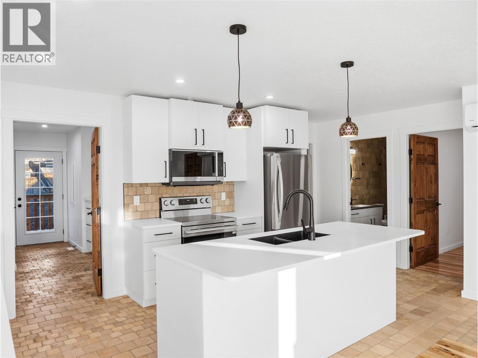 9204 8 Street, Dawson Creek, British Columbia  V1G 3N6 - Photo 3 - 10404220