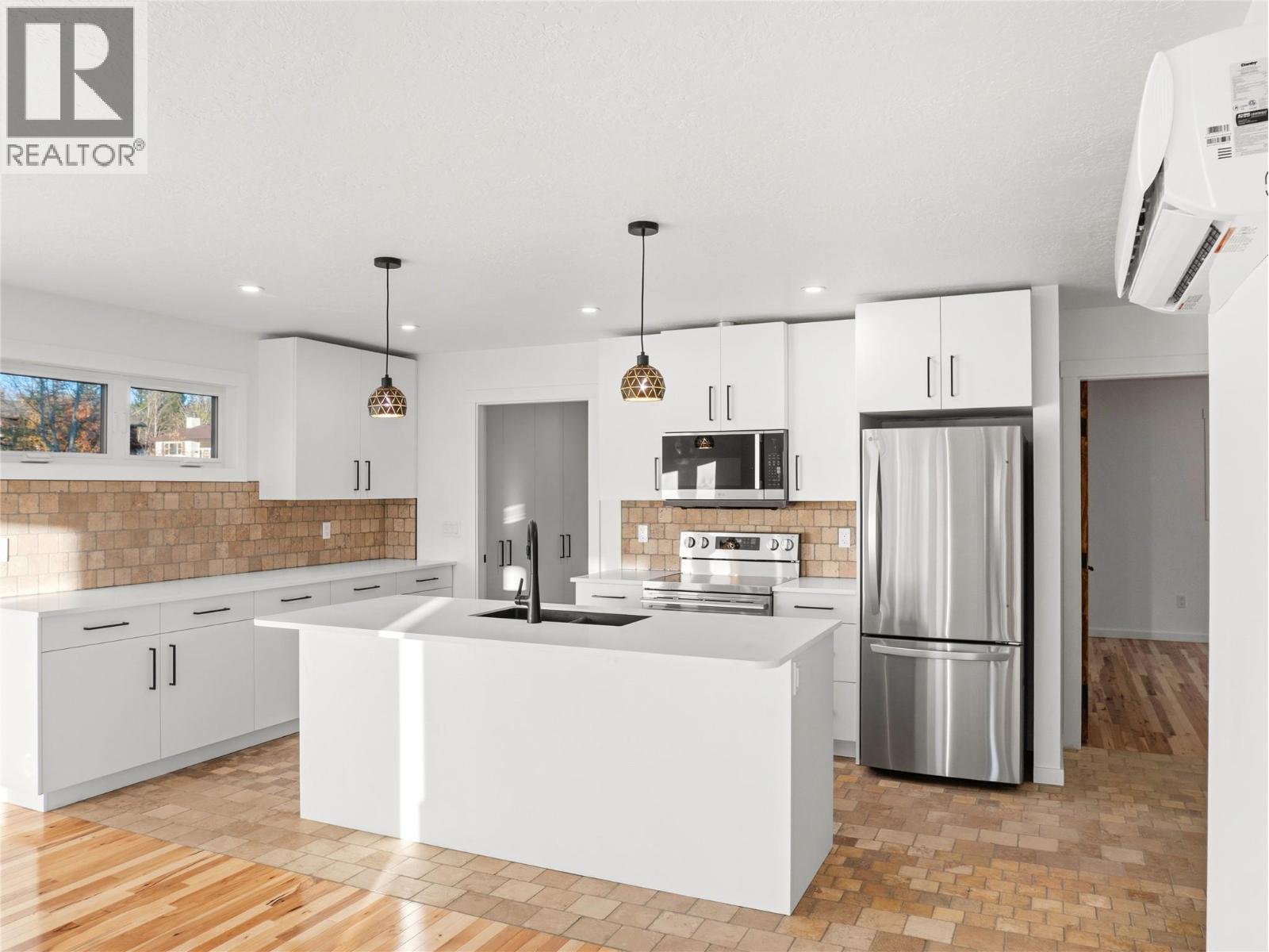 9204 8 Street, Dawson Creek, British Columbia  V1G 3N6 - Photo 4 - 10404220