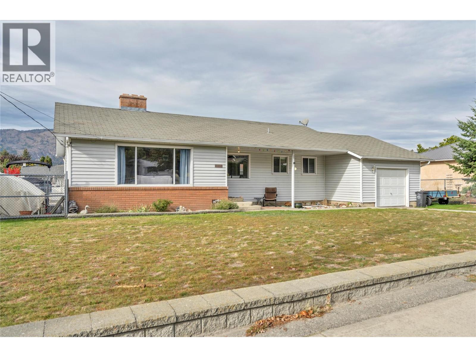 2625 South Main Street, Penticton, British Columbia  V2A 5J4 - Photo 3 - 10403587