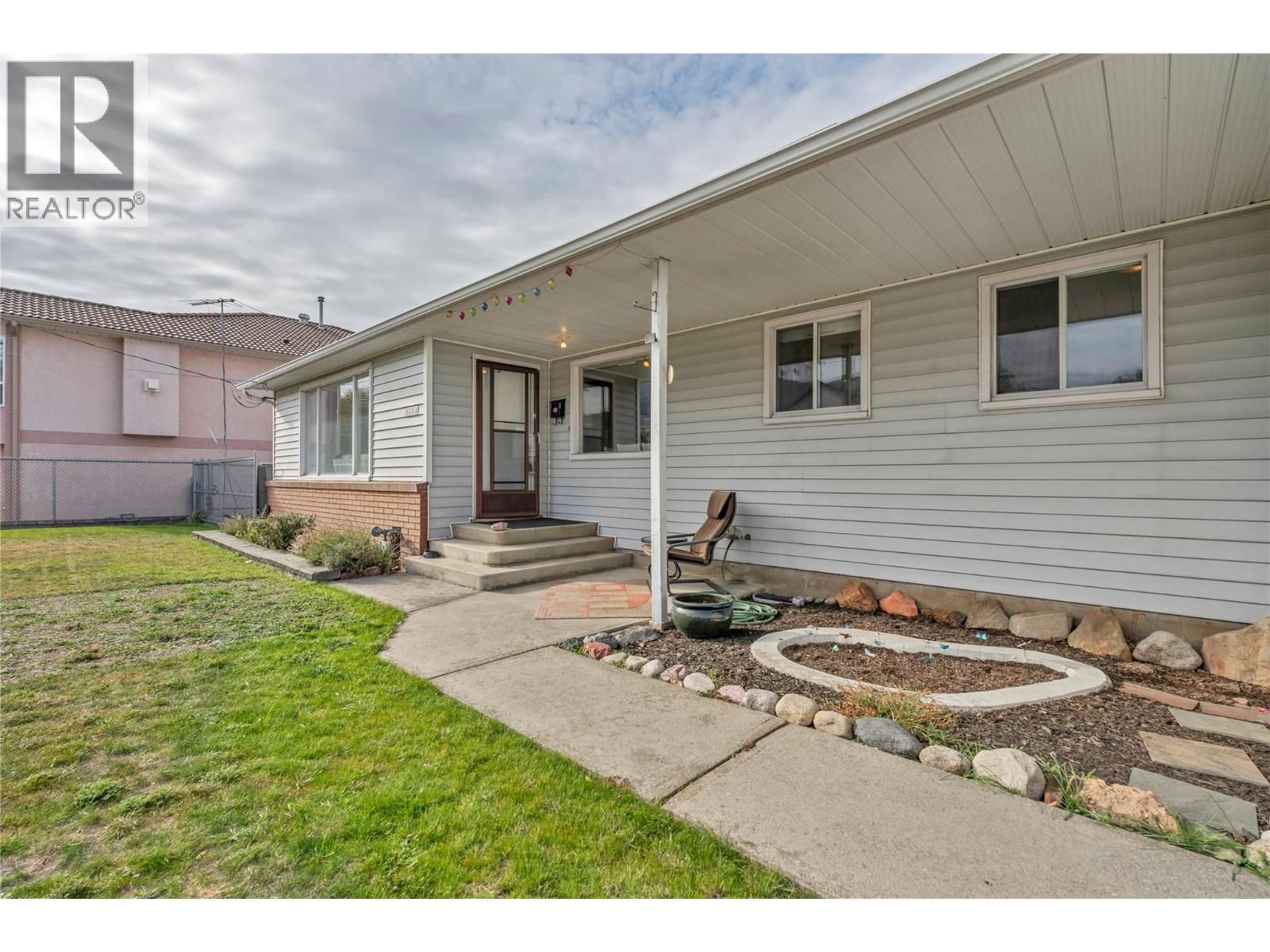 2625 South Main Street, Penticton, British Columbia  V2A 5J4 - Photo 4 - 10403587
