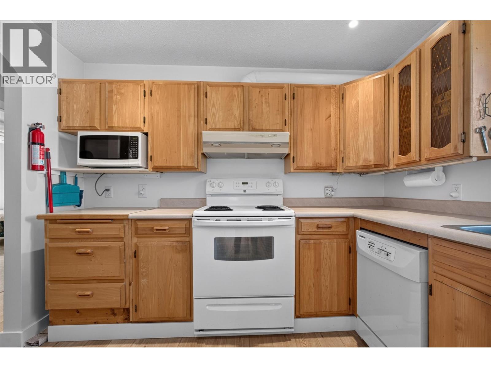 10836 Dunham Crescent, Summerland, British Columbia  V0H 1Z2 - Photo 5 - 10403257