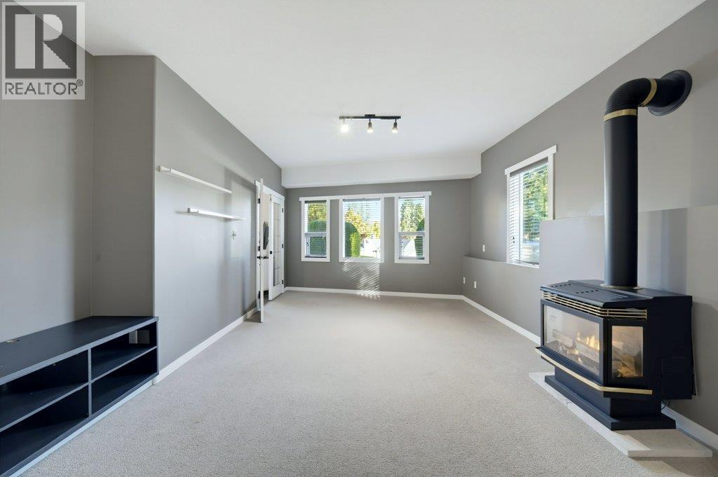 1570 16 Avenue Se, Salmon Arm, British Columbia  V1E 2M7 - Photo 12 - 10403509