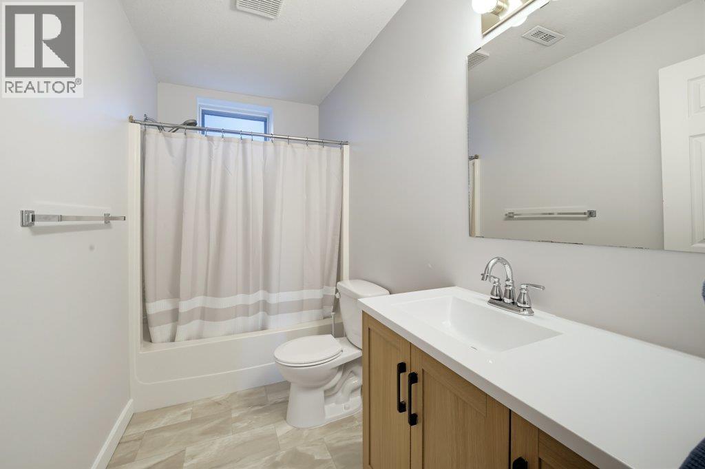 1570 16 Avenue Se, Salmon Arm, British Columbia  V1E 2M7 - Photo 14 - 10403509