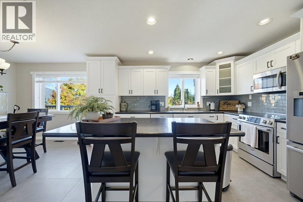 1570 16 Avenue Se, Salmon Arm, British Columbia  V1E 2M7 - Photo 36 - 10403509