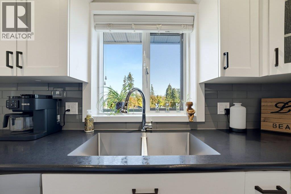 1570 16 Avenue Se, Salmon Arm, British Columbia  V1E 2M7 - Photo 39 - 10403509