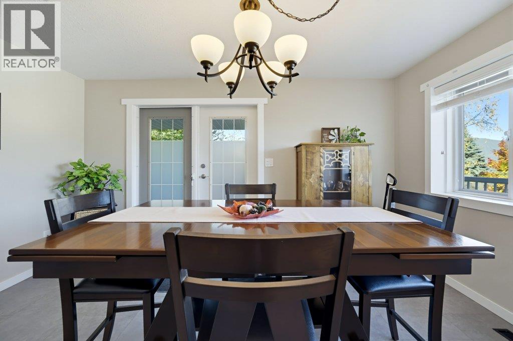 1570 16 Avenue Se, Salmon Arm, British Columbia  V1E 2M7 - Photo 43 - 10403509