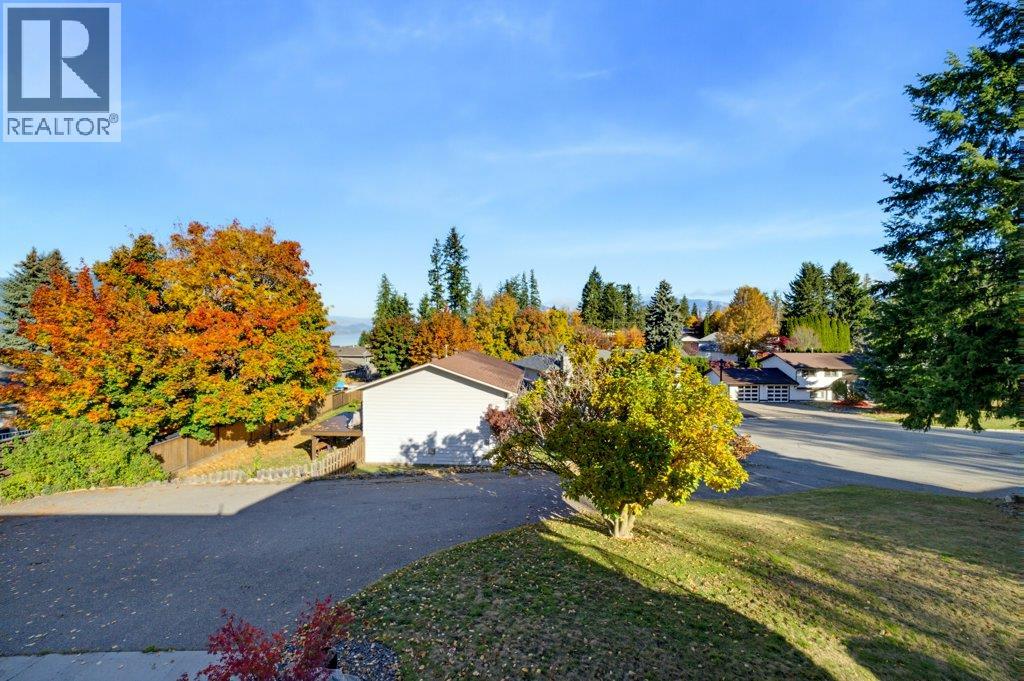 1570 16 Avenue Se, Salmon Arm, British Columbia  V1E 2M7 - Photo 54 - 10403509