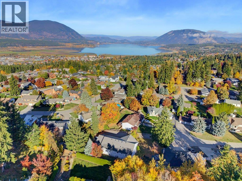 1570 16 Avenue Se, Salmon Arm, British Columbia  V1E 2M7 - Photo 6 - 10403509