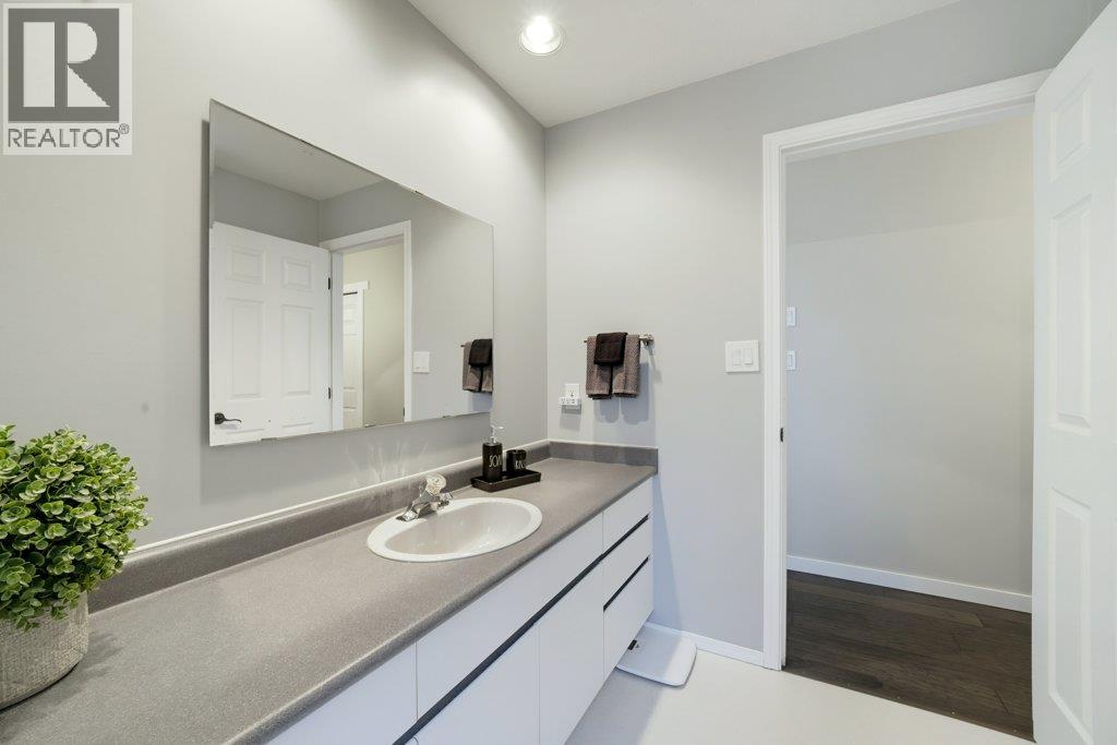 1570 16 Avenue Se, Salmon Arm, British Columbia  V1E 2M7 - Photo 61 - 10403509