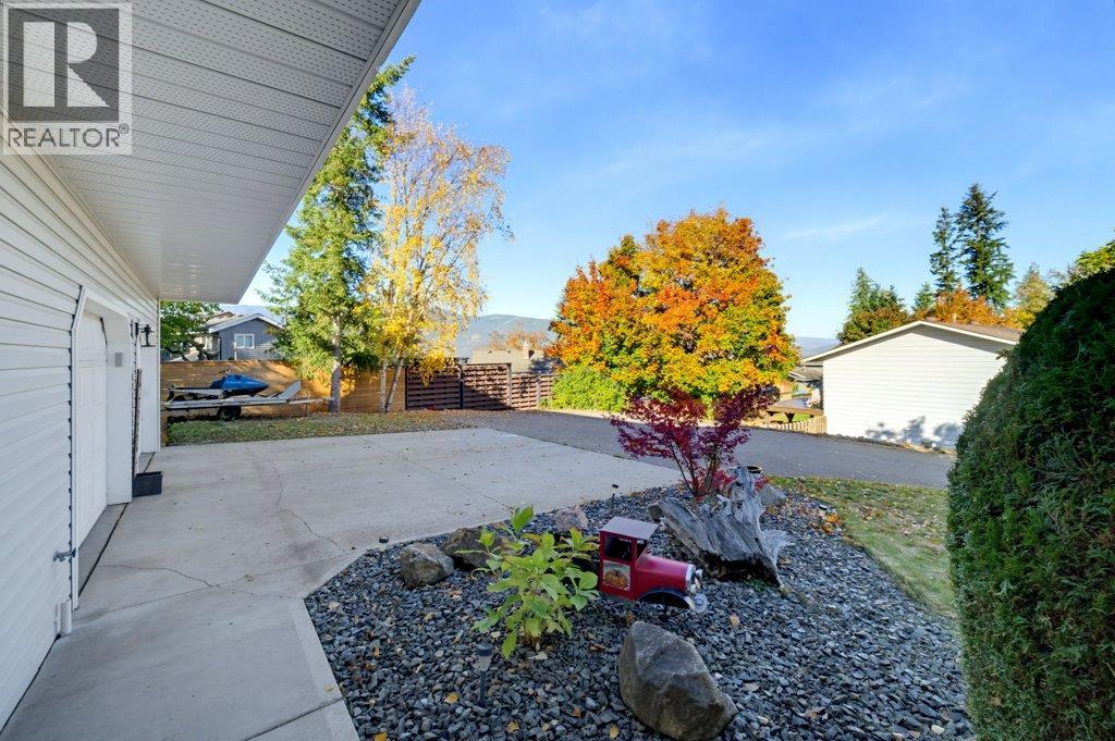 1570 16 Avenue Se, Salmon Arm, British Columbia  V1E 2M7 - Photo 77 - 10403509