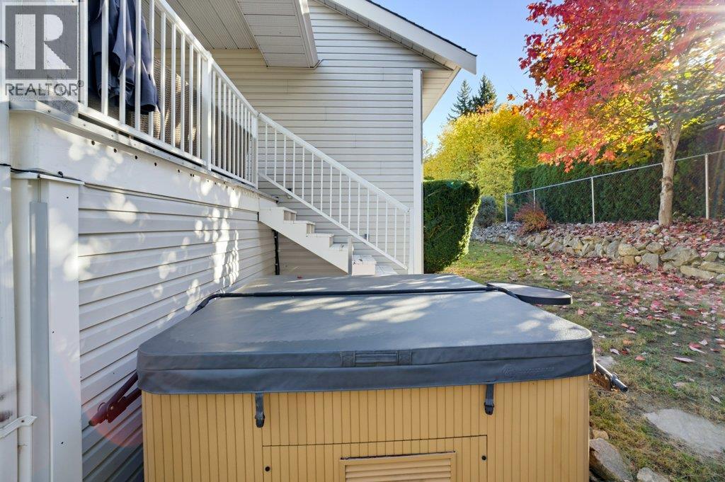 1570 16 Avenue Se, Salmon Arm, British Columbia  V1E 2M7 - Photo 83 - 10403509