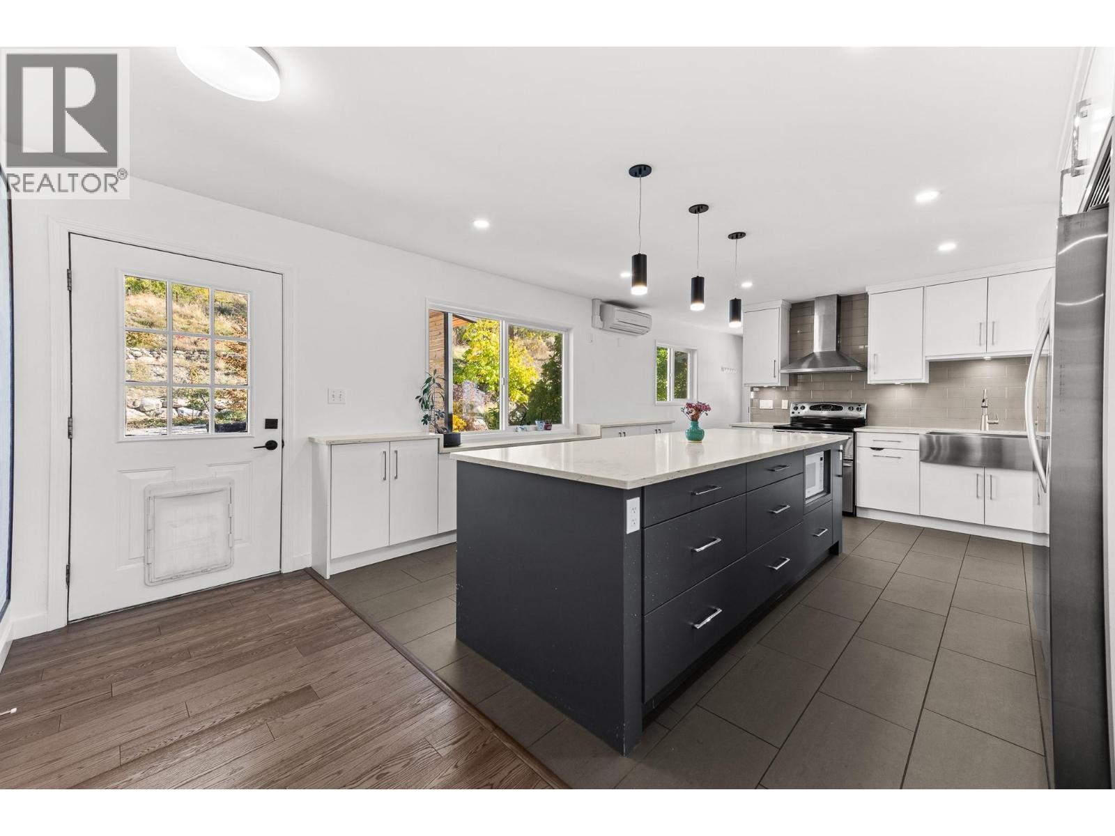 398 Upper Bench Road S, Penticton, British Columbia  V2A 8S9 - Photo 7 - 10402815